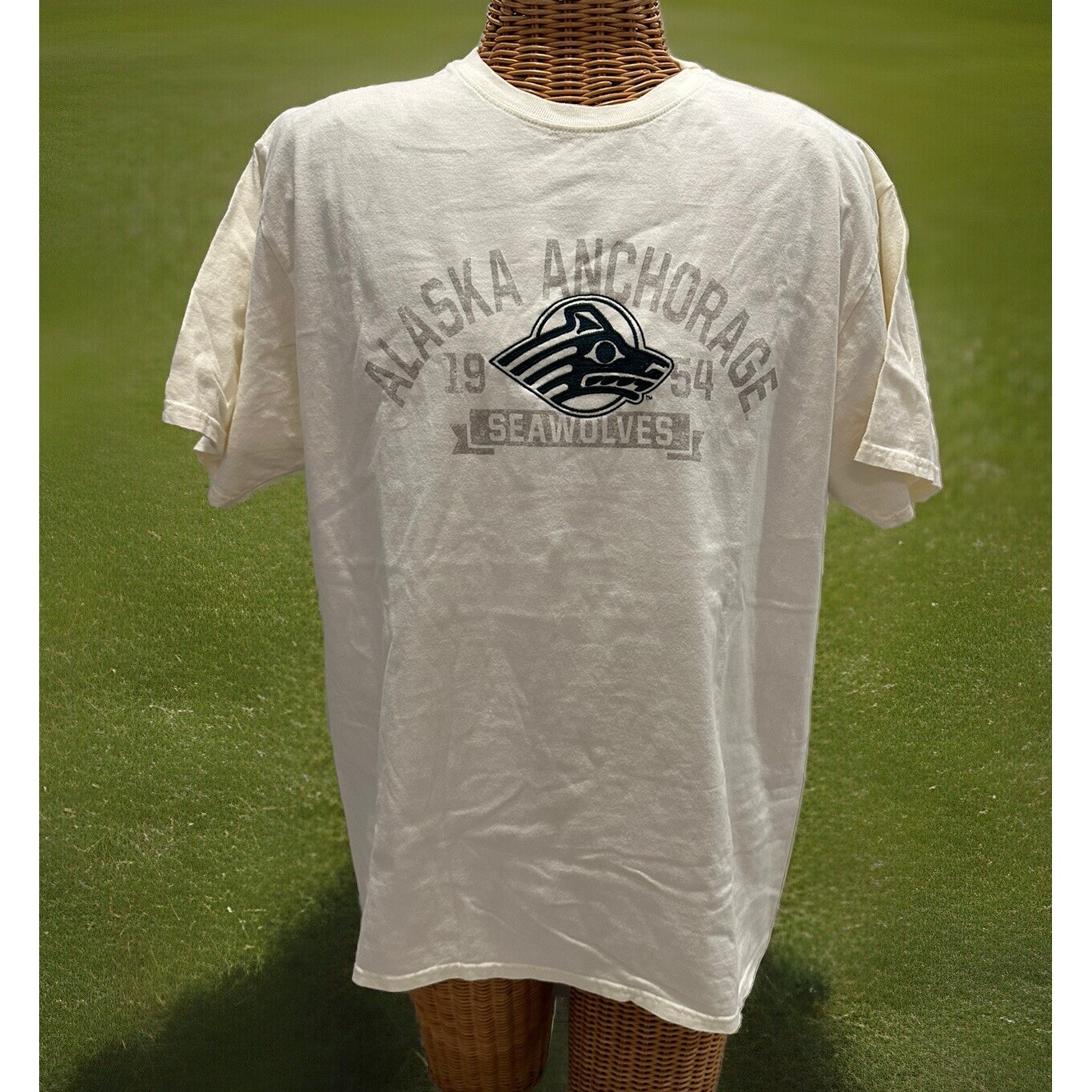 Alaska Anchorage Seawolves Mens Graphic Tee Brand Blue 84 Cream Size Large